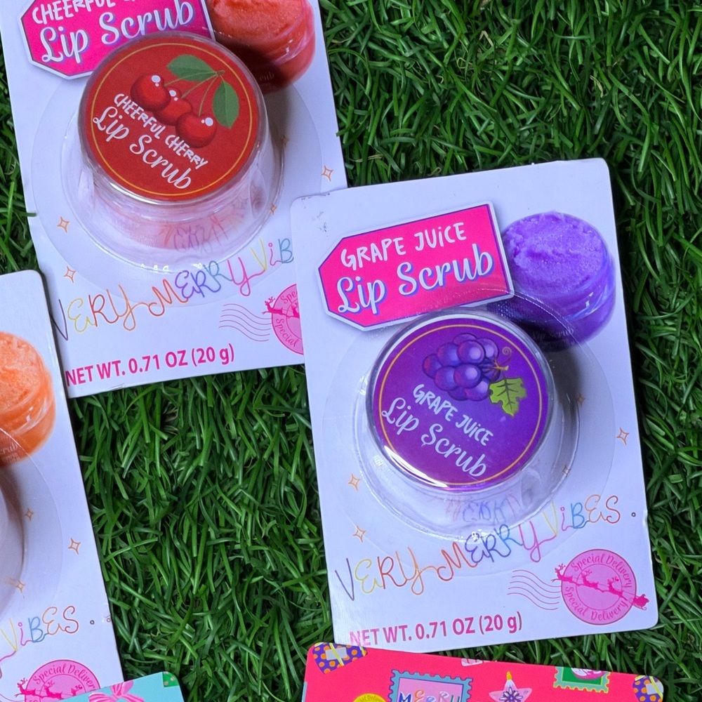 Líp Care Bundle 5 Piece Set | Lip Scrubs & Fun Lip Balms | Cute Asthetic - Picture 5 of 7